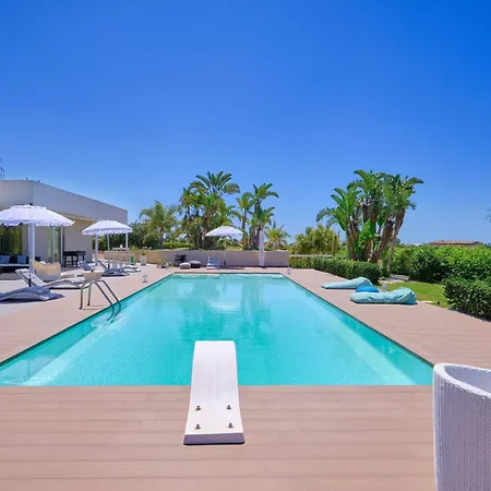 Anthea- Mit Pool Und Fussball-tennisplatz Nur Wenige Kilometer Vom By Interhome Marina di Ragusa