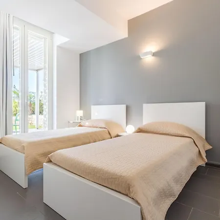 Anthea- Mit Pool Und Fussball-tennisplatz Nur Wenige Kilometer Vom By Interhome Ferienhaus Marina di Ragusa